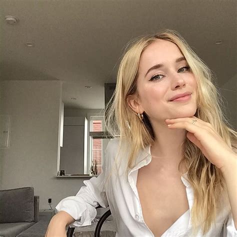 elizabeth lail instagram